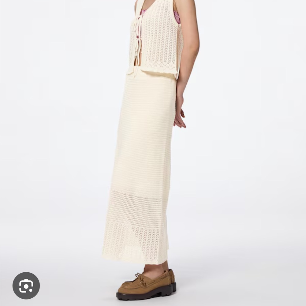 GU crochet cream maxi skirt